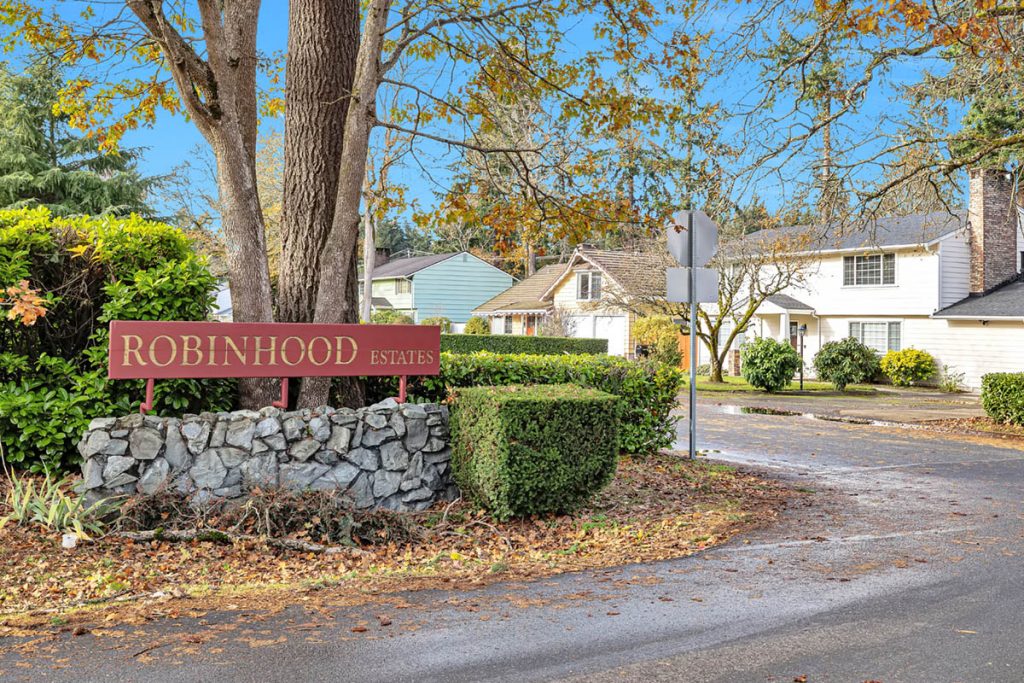 Located in the established Robinhood Estates community, it is within close proximity to Lakewood Town Center shopping, golf courses, Pierce College and Bates Technical School, Ft. Steilacoom Park, JBLM and I-5.