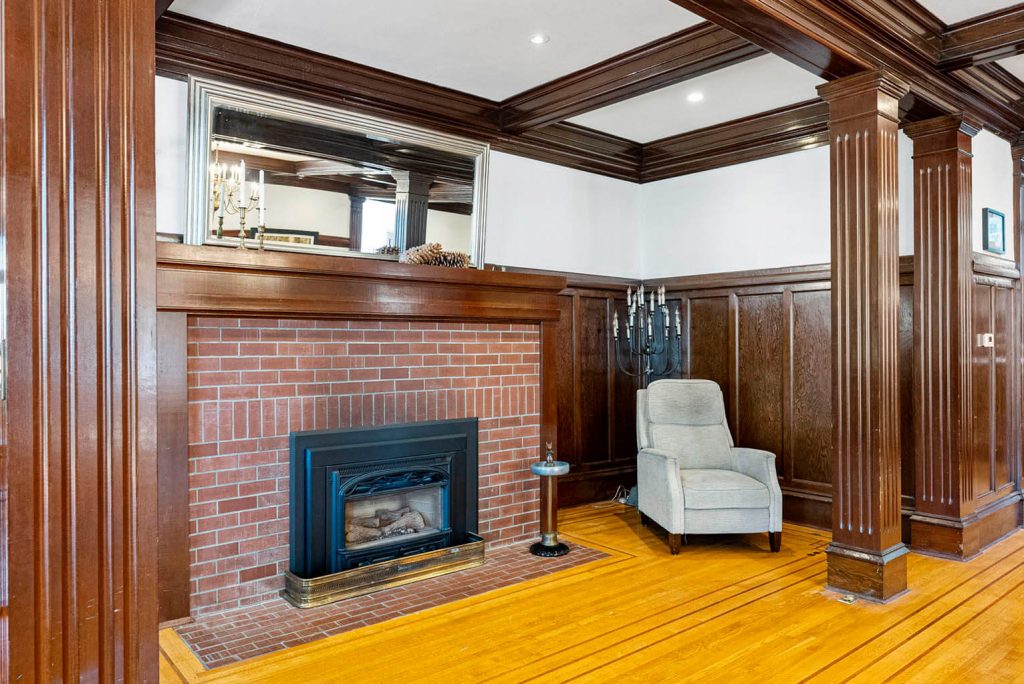 Recessed inglenook with gas fireplace
